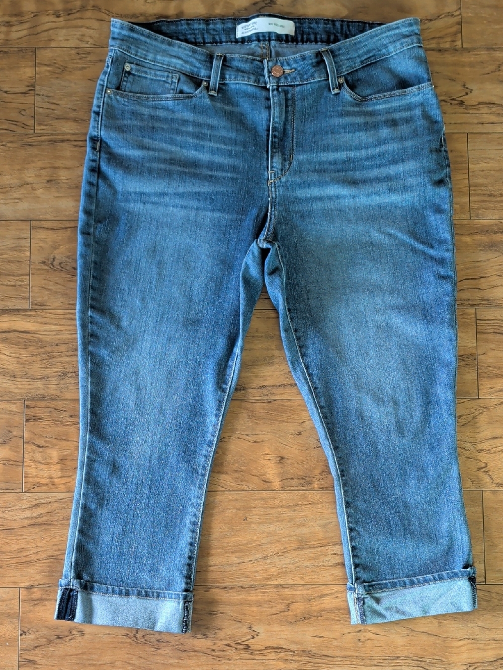 Levi’s Signature Mid Rise Capri Stretch Jeans Size 16